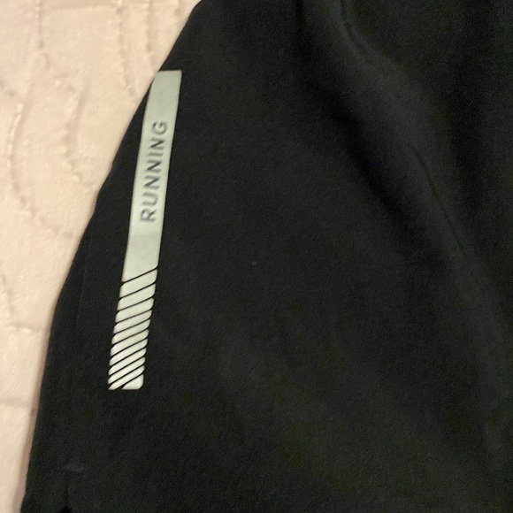 Running shorts - Picture 2 of 4